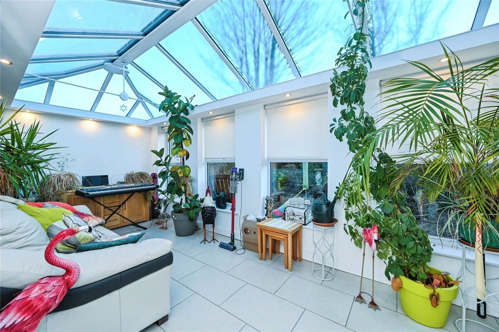 Property photo 3 of 21 Garden Room