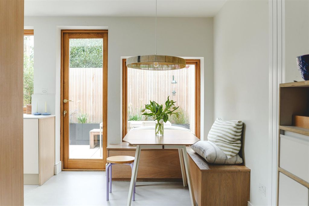 Property photo 1 of 33 Elderfield-15.Jpg