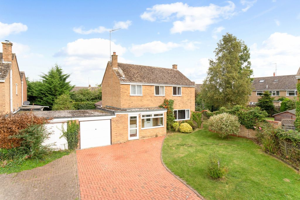 Property photo 1 of 8