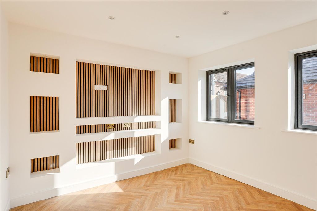 Property photo 2 of 29 4009.Jpg