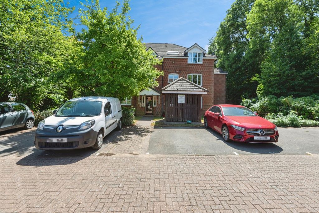 Property photo 1 of 10 Front View