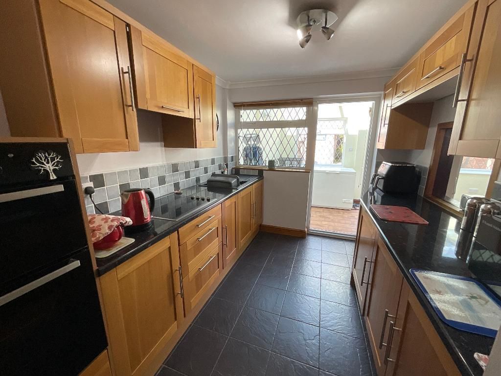 Property photo 3 of 19 Kitchen 10'9 x 7'9
