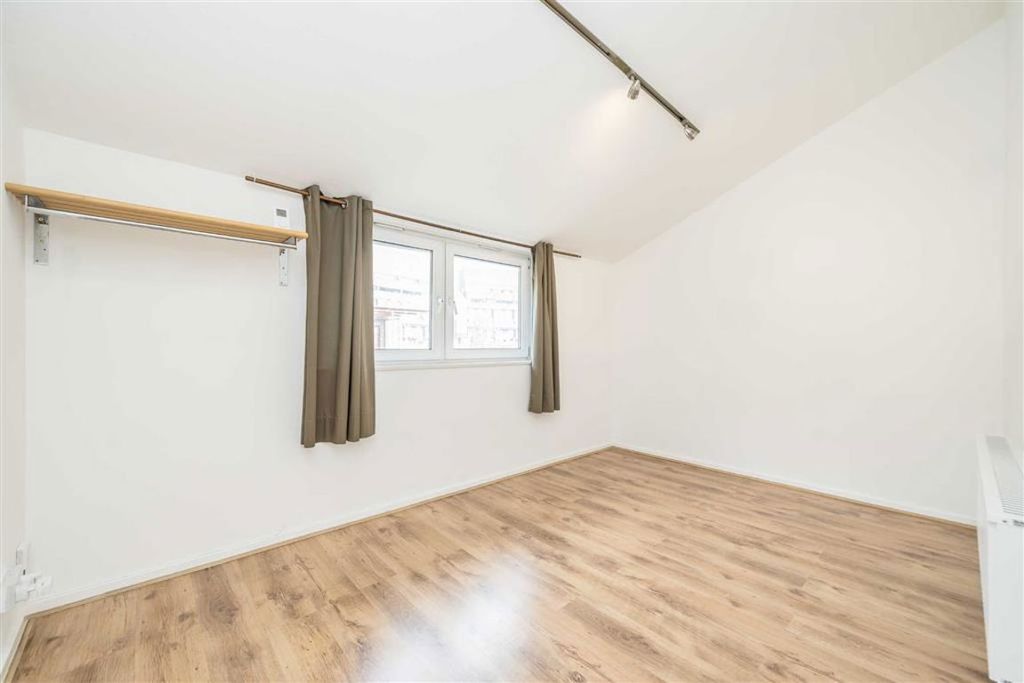 Property photo 3 of 4