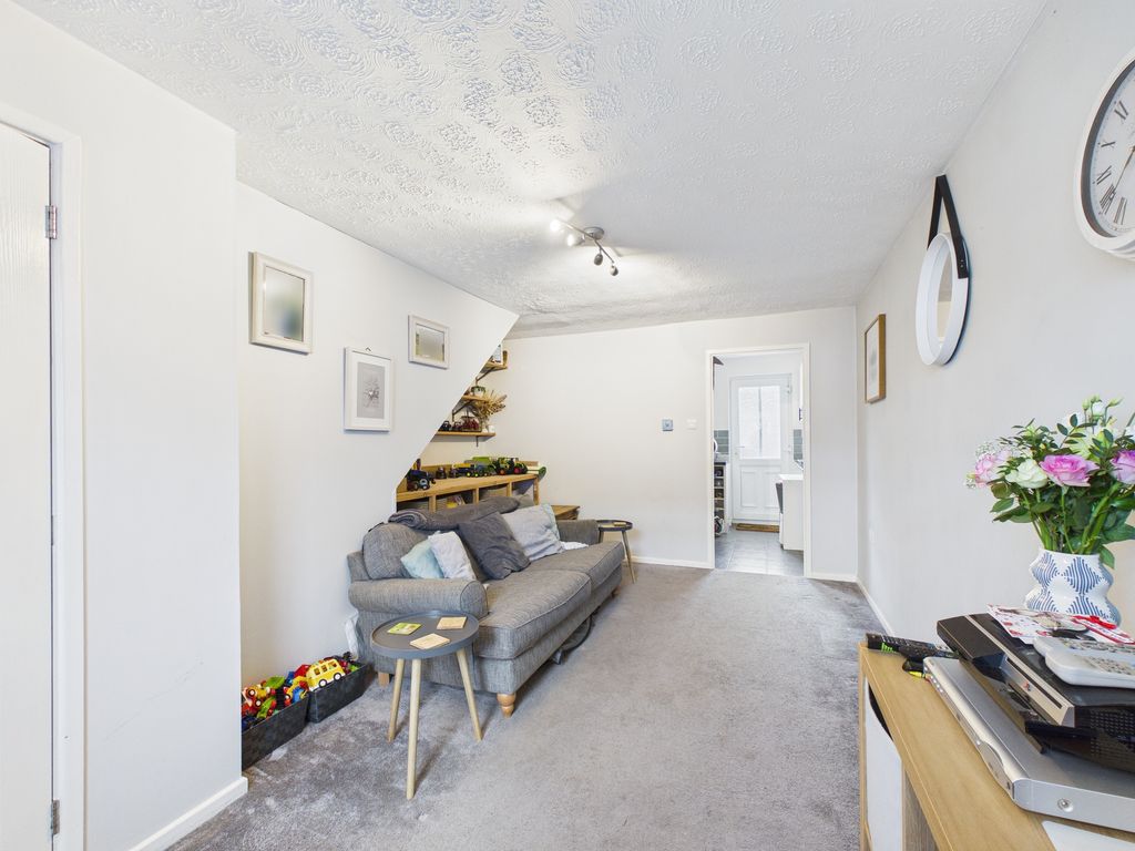 Property photo 3 of 11 Lounge