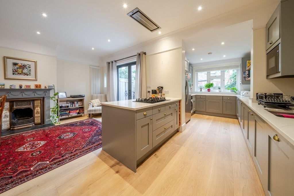 Property photo 2 of 16 Picture No. 19