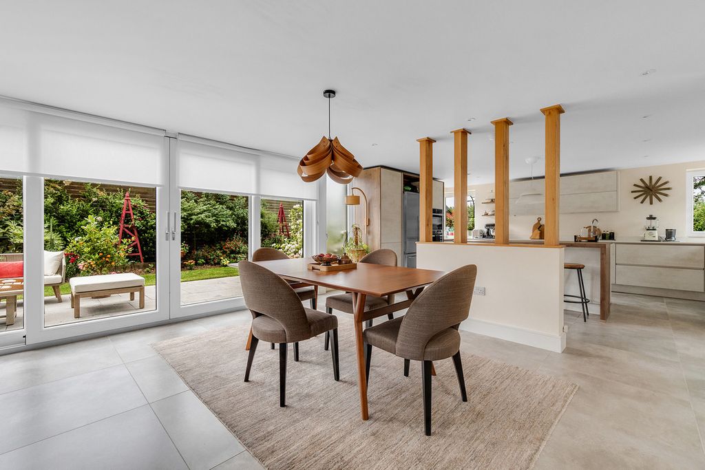 Property photo 3 of 48