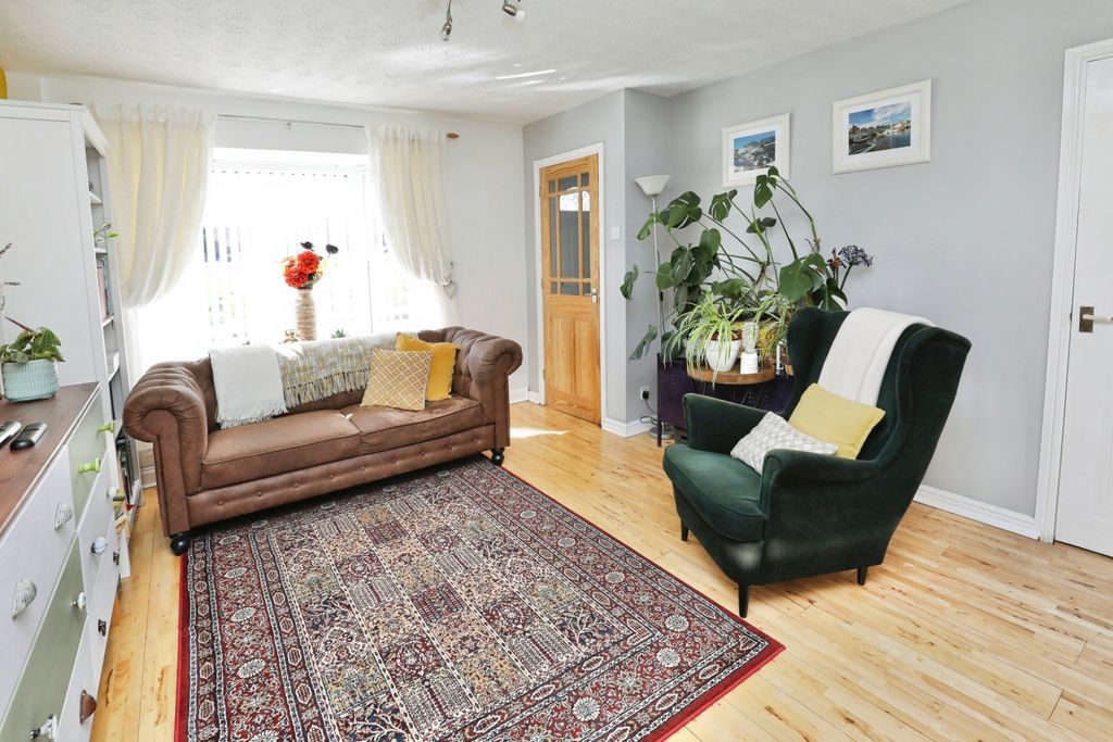 Property photo 3 of 19 3