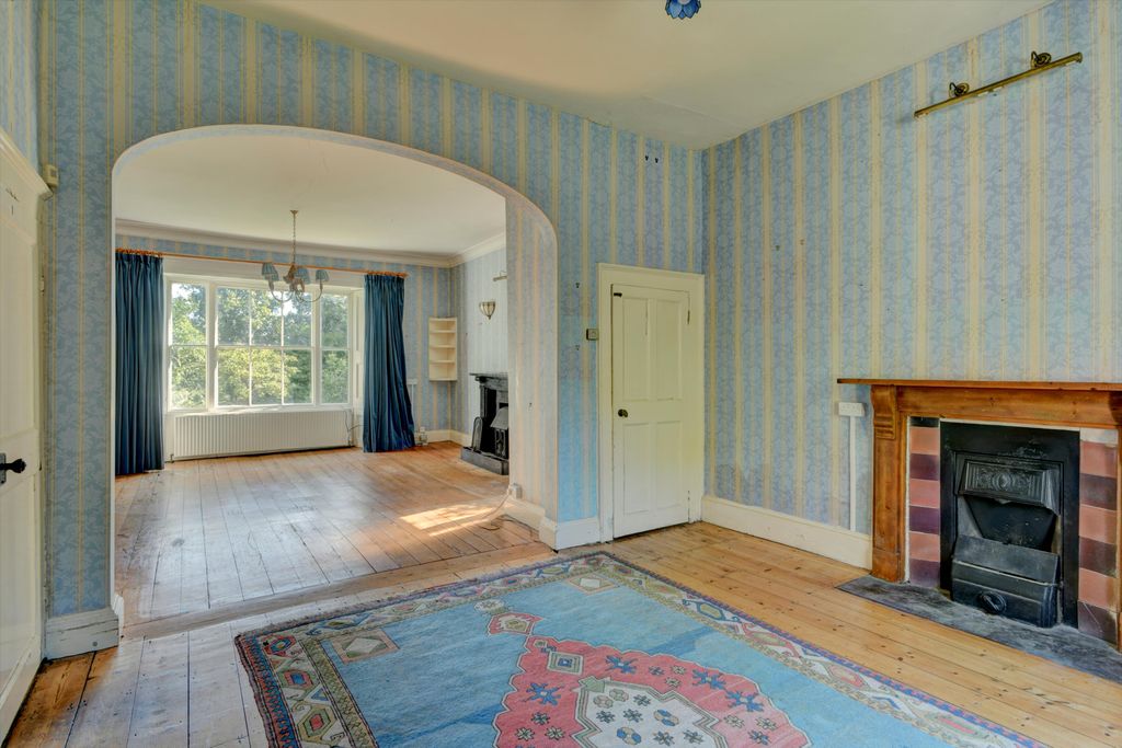 Property photo 3 of 20 Image