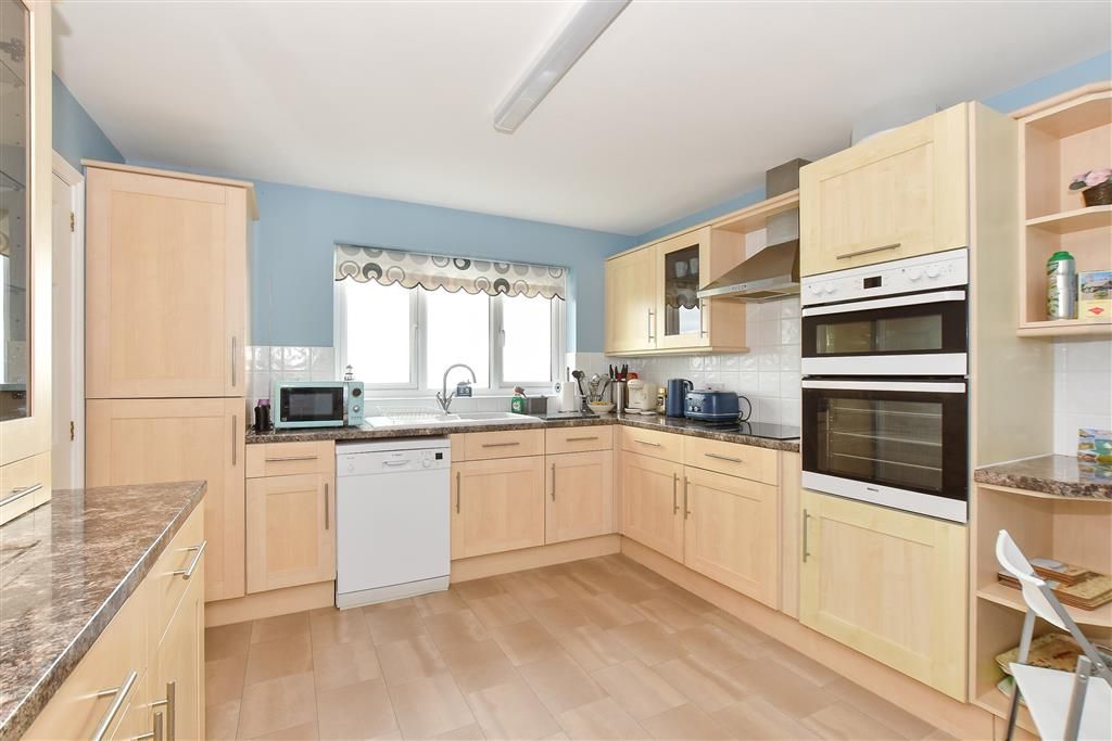 Property photo 2 of 19 Kitchen/ Breakfast Room