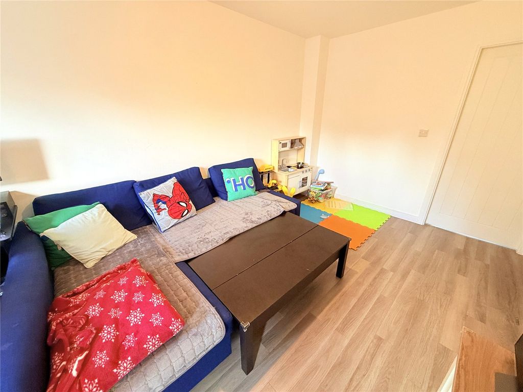 Property photo 3 of 18 Picture No. 07