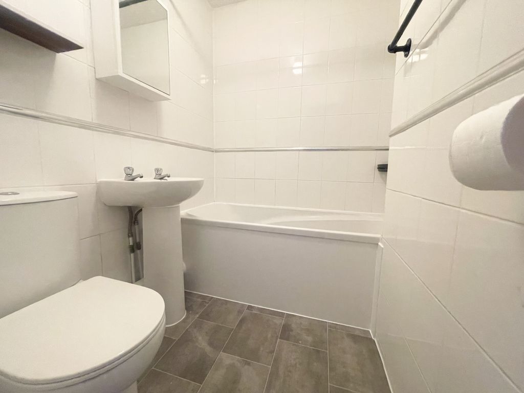 Property photo 3 of 9 Photo 3