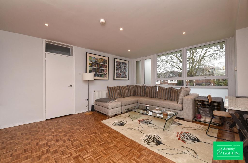 Property photo 2 of 7 Living Room