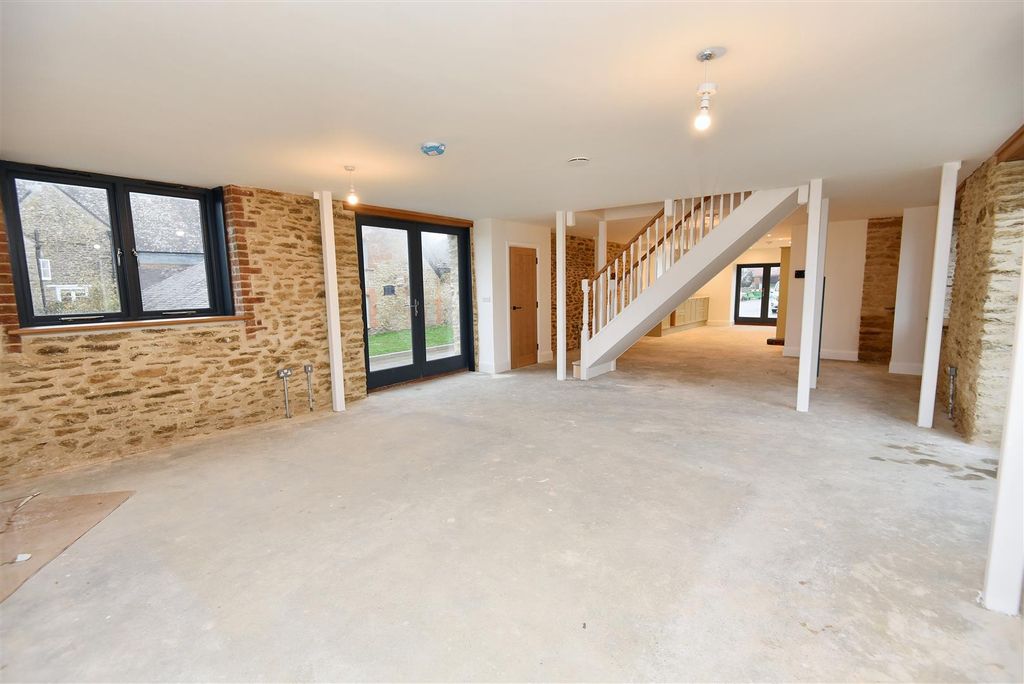 Property photo 2 of 18 Open Plan Living Sapce