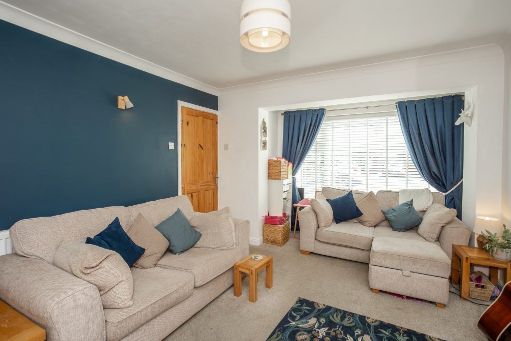 Property photo 2 of 27