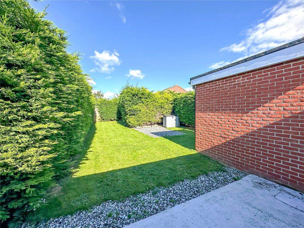 Property photo 2 of 21 Picture No. 27