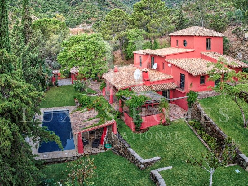 Property photo 1 of 32