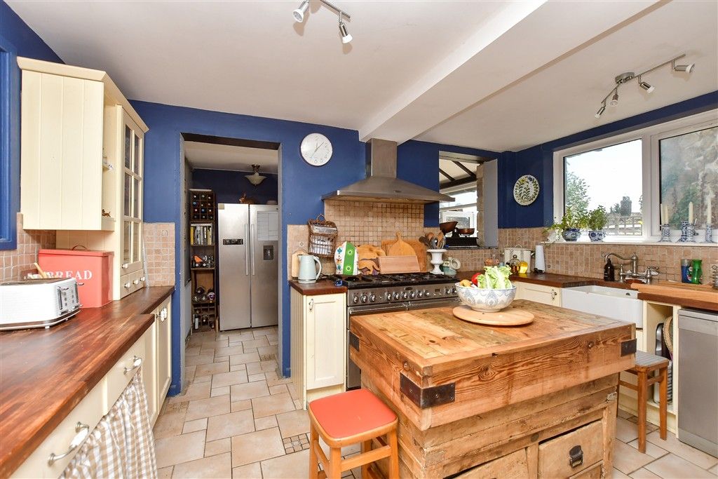 Property photo 3 of 19 Kitchen/ Breakfast Room