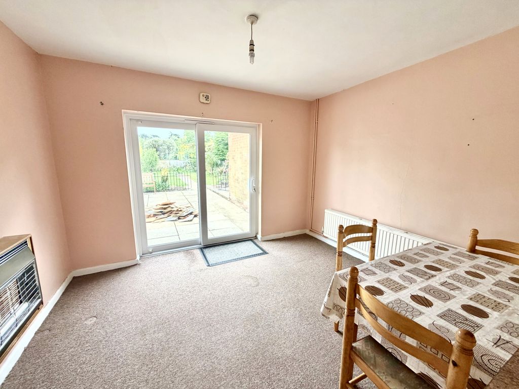 Property photo 3 of 11 Image