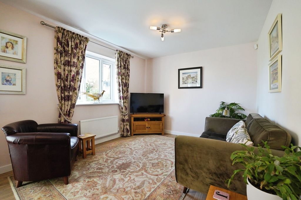 Property photo 3 of 22