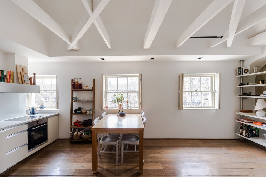 Property photo 3 of 14 334242 - 4 16 Charles Square-15.Jpeg