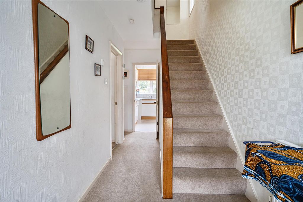 Property photo 2 of 15 1364761-10-68E8Fe45Bcff1.Jpg