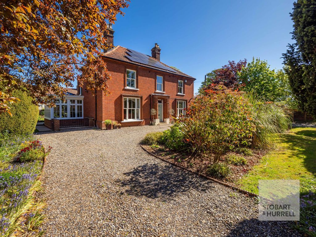 Property photo 1 of 40 Alternative Front