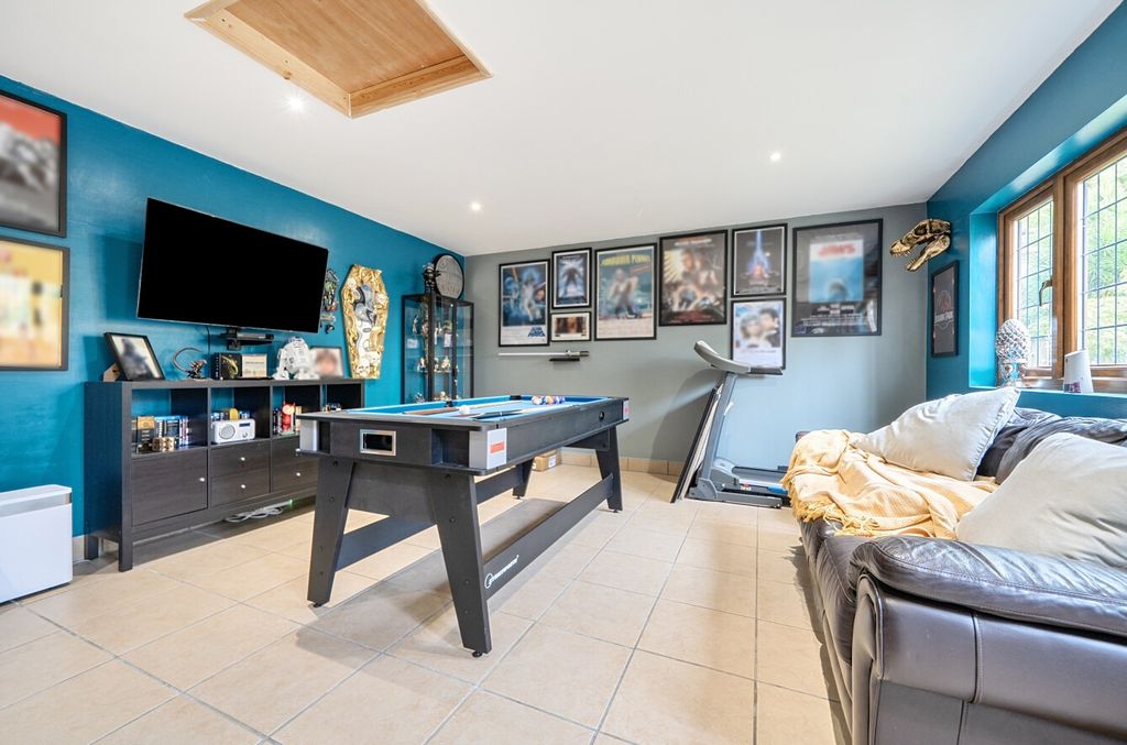 Property photo 3 of 26 5431024
