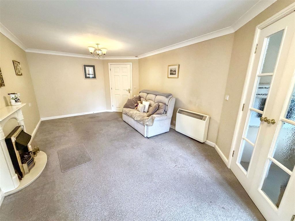 Property photo 3 of 11