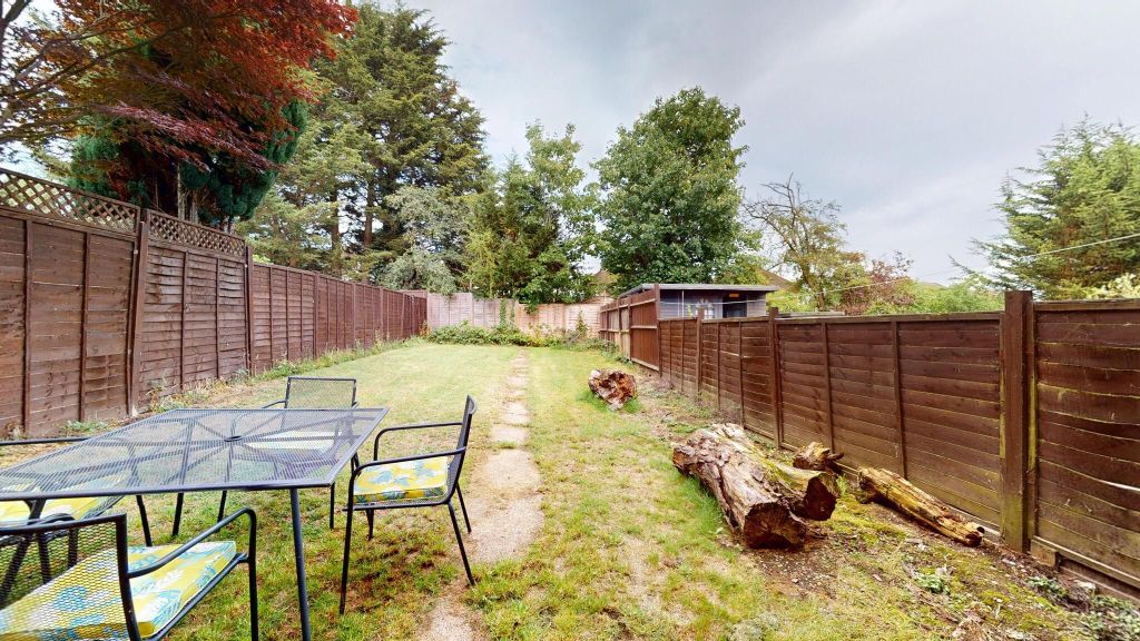 Property photo 2 of 25