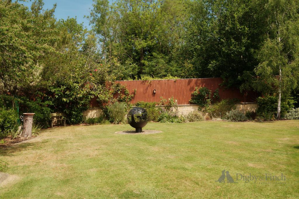 Property photo 2 of 31 25.Png
