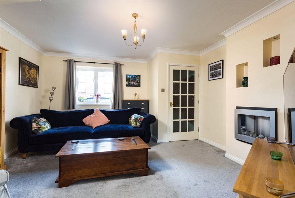 Property photo 3 of 14 Photos