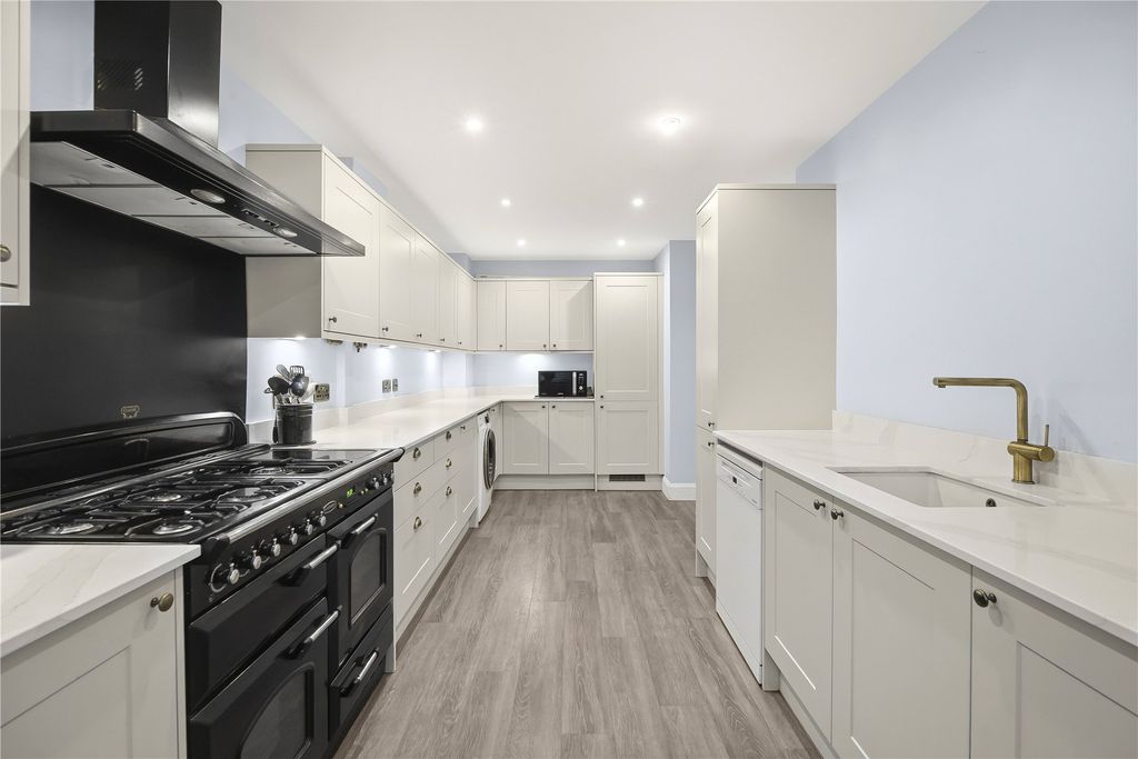 Property photo 2 of 15 Picture No. 36