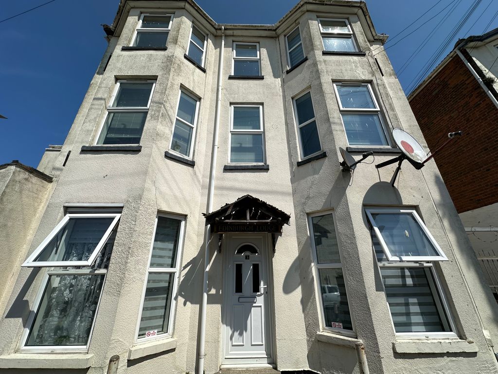 Property photo 1 of 5 Front