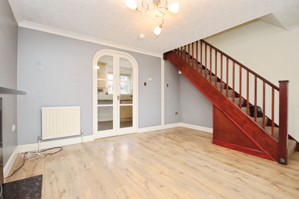 Property photo 3 of 11