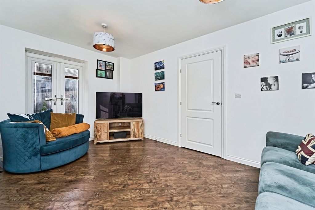 Property photo 2 of 17