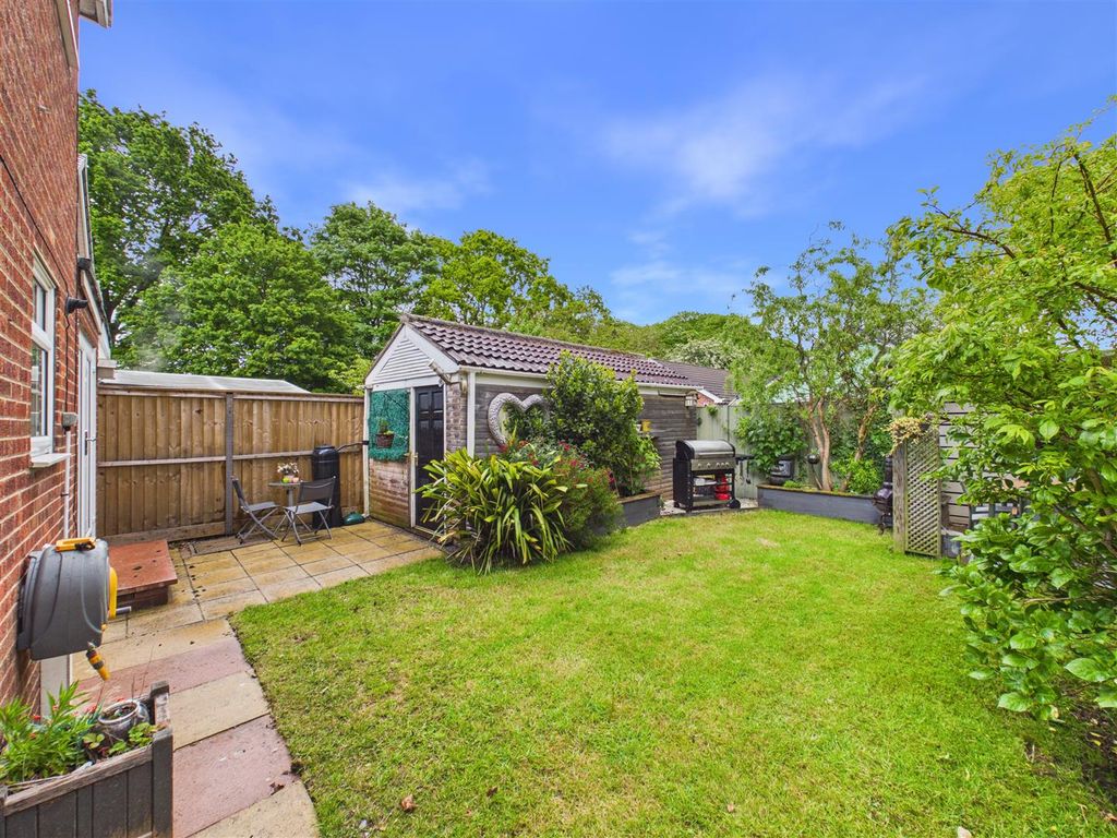 Property photo 3 of 17 Outside