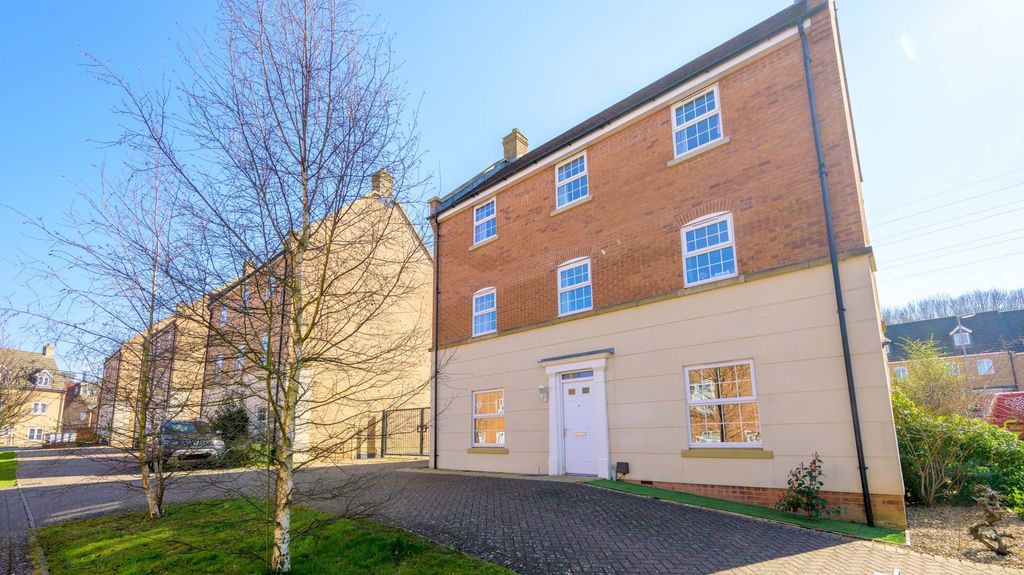 Property photo 1 of 35