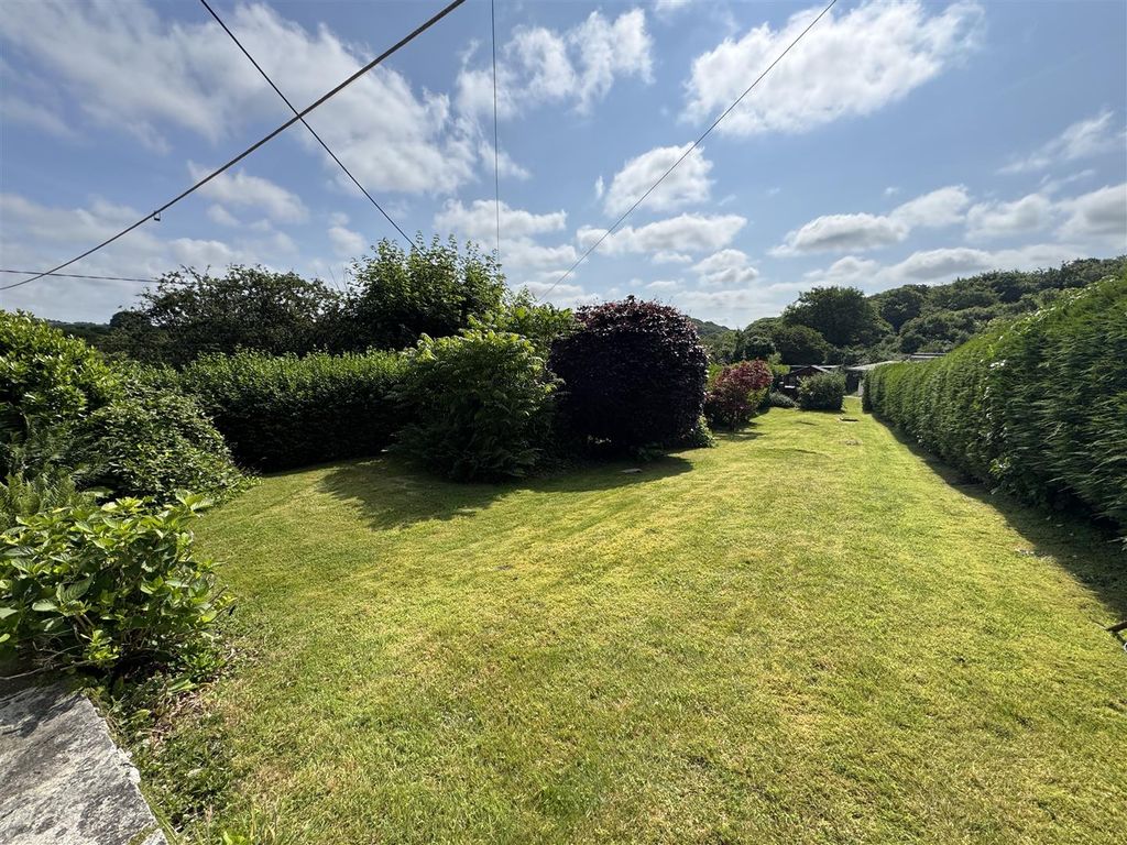 Property photo 2 of 14 Gardens
