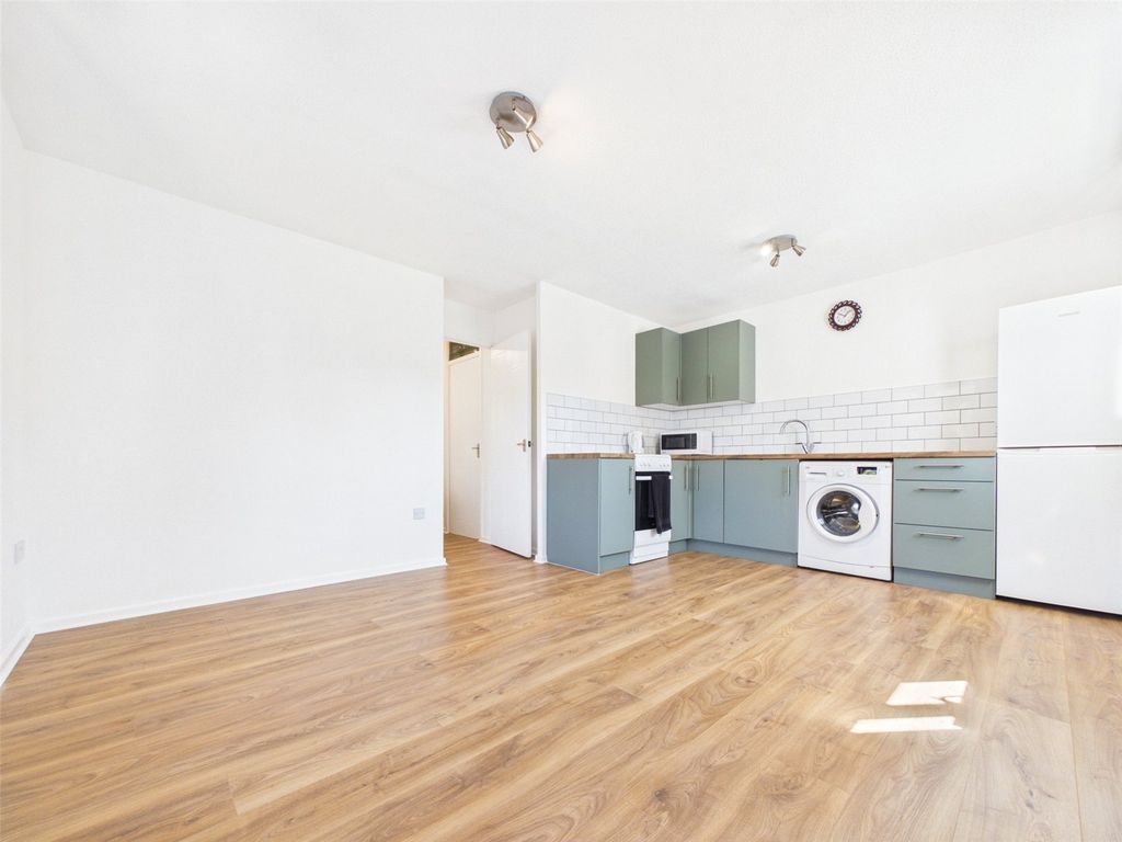 Property photo 2 of 8 Picture No. 03