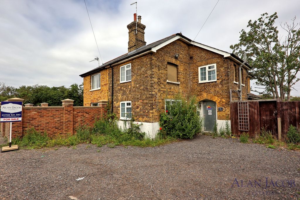 Property photo 2 of 34