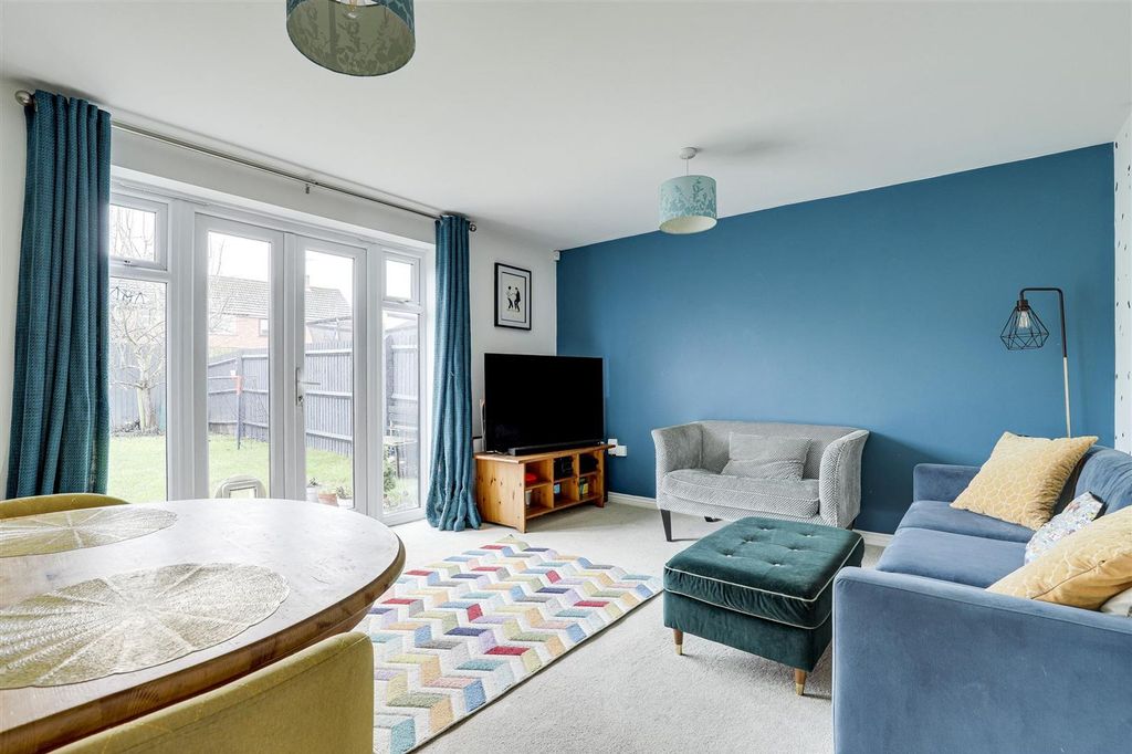 Property photo 2 of 20