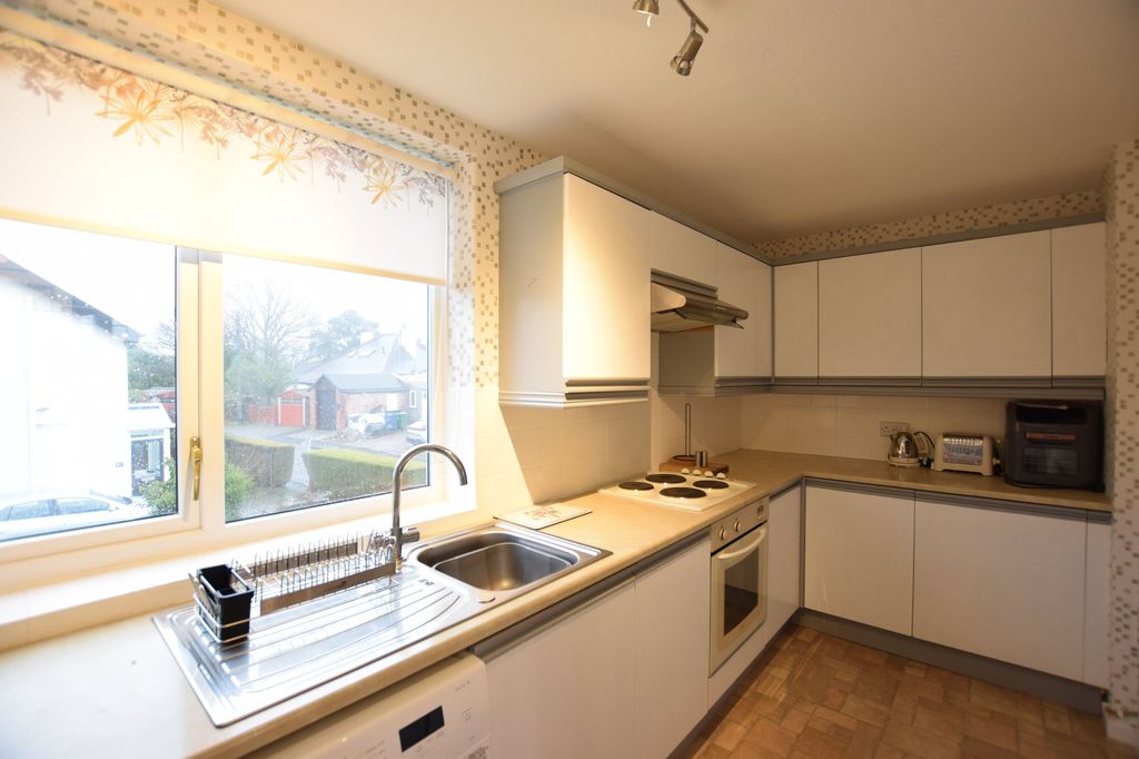 Property photo 1 of 7 Kitchen