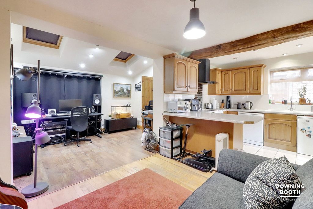 Property photo 2 of 13