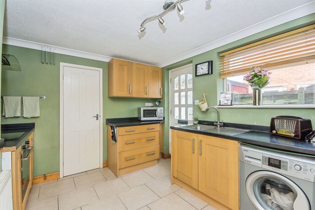 Property photo 2 of 19