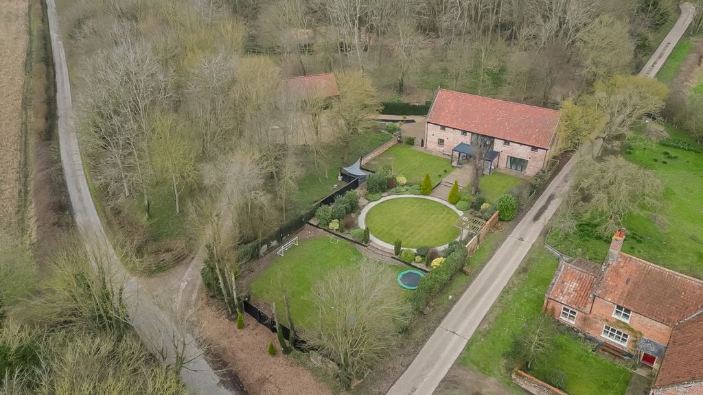 Property photo 3 of 35