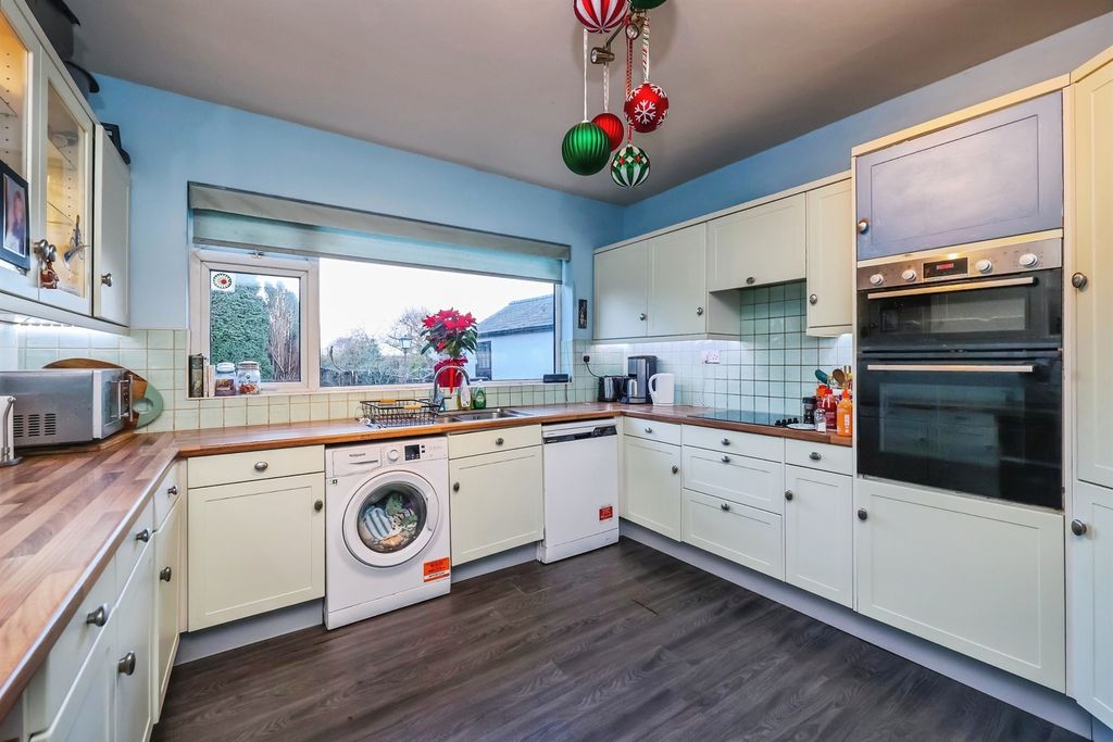 Property photo 3 of 21