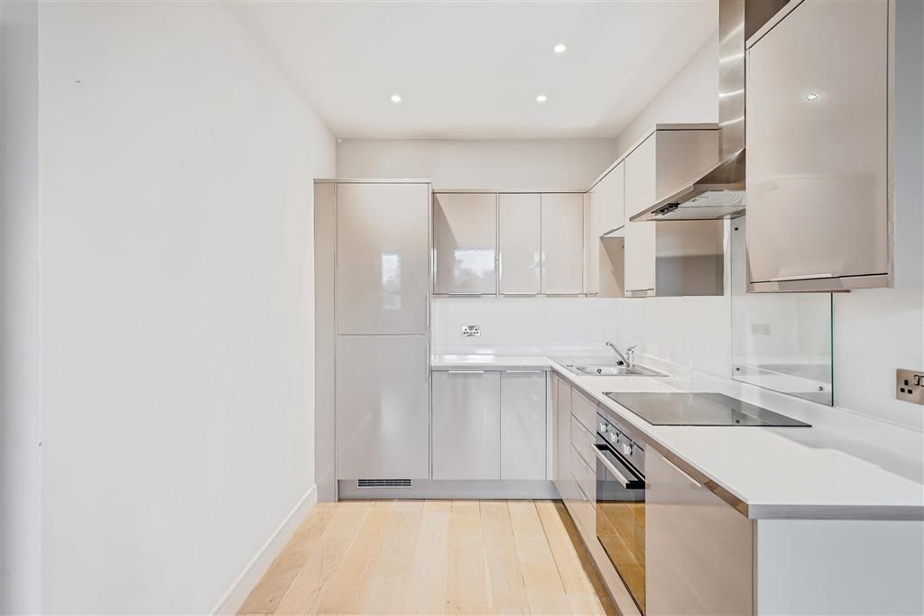 Property photo 2 of 8 Kitchen