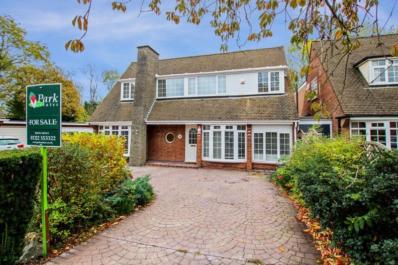 Property photo 1 of 24 Photo 4