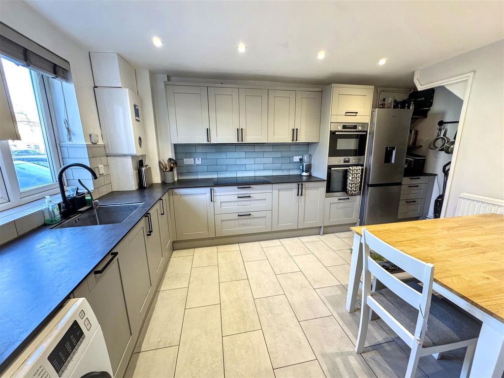 Property photo 3 of 14 Kitchen/Diner