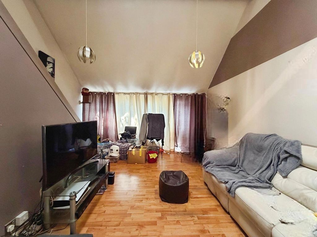 Property photo 2 of 7 Pbox-Img.Jpg
